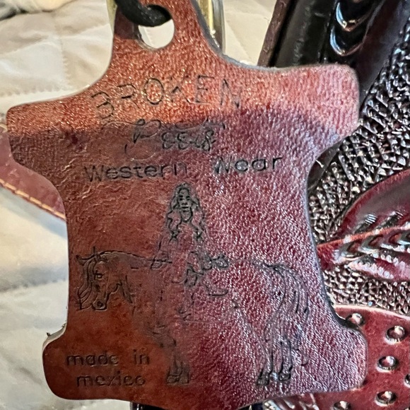 Women’s Leather Cross Body Hello Kitty Brown Bag - Picture 6 of 6